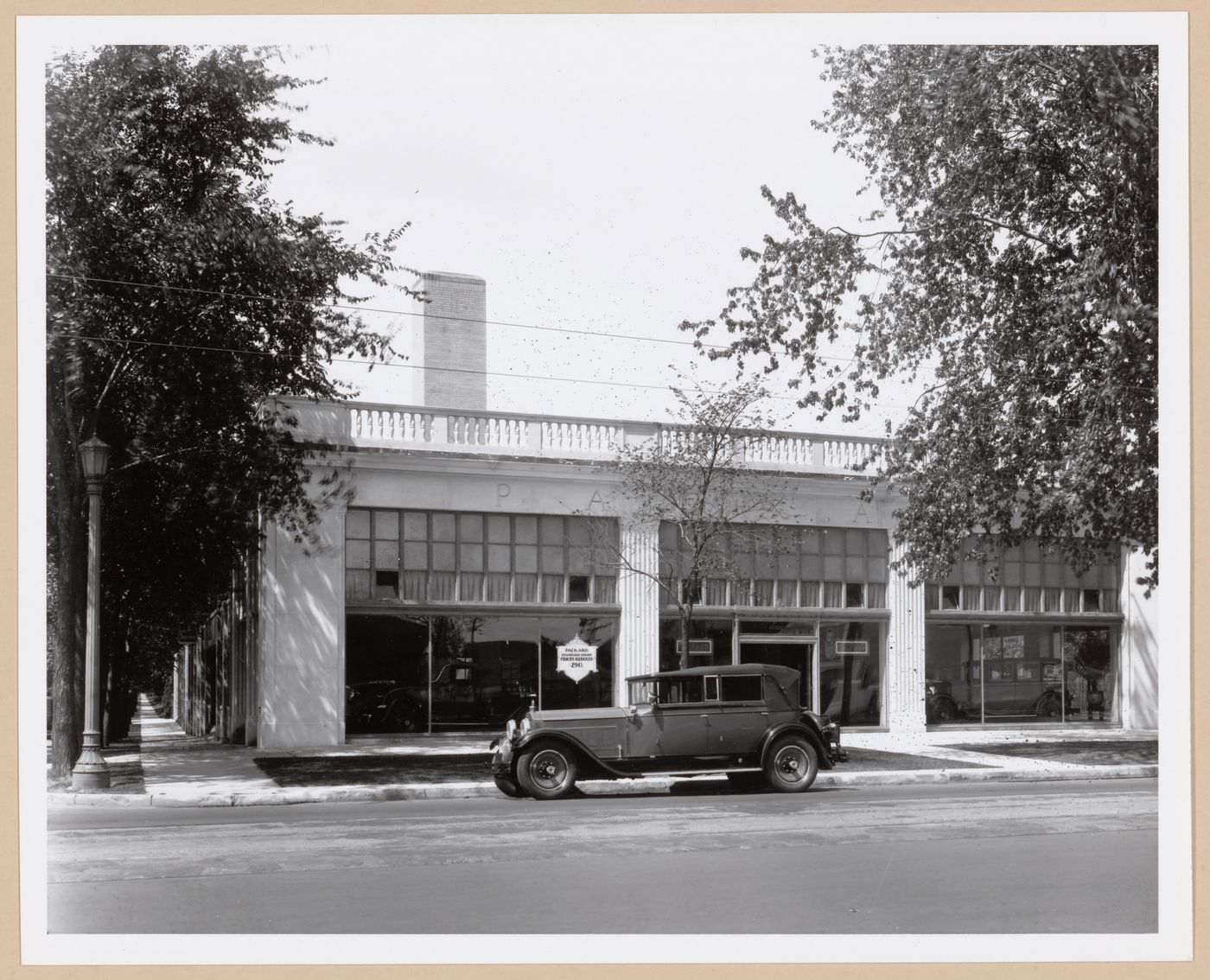 View of the Packard Motor Car Sales and Service Building, Lakepoint and East Jefferson Avenue, Grosse Pointe, Michigan