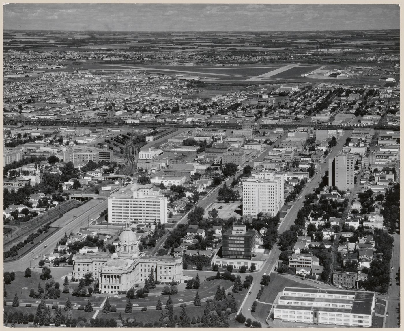 Alberta: Edmonton - Alberta Legislative Bldg. in foreground