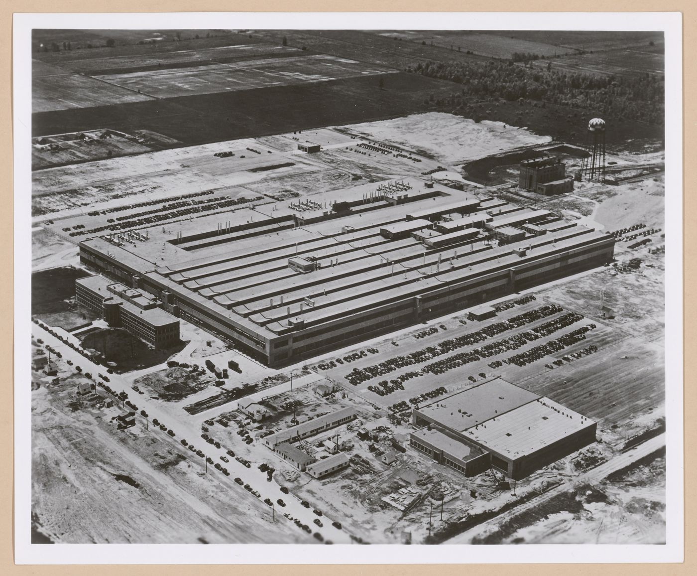 Aerial view of the Automobile Assembly Plant, General Motors Corporation Chevrolet division, Flint, Michigan