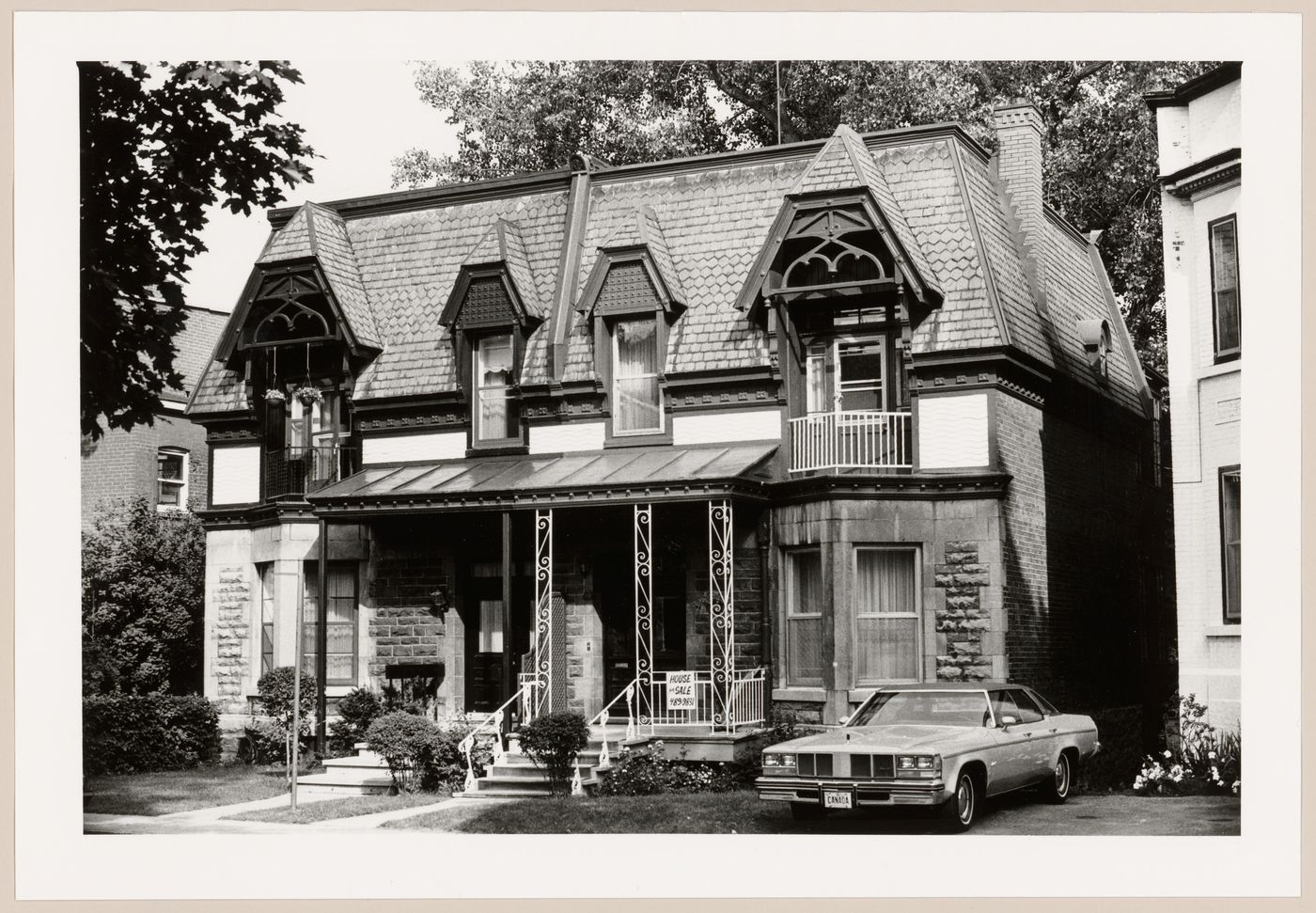 View of the principal façade of a semi-detached house, 8-10 Windsor Avenue, Westmount, Québec