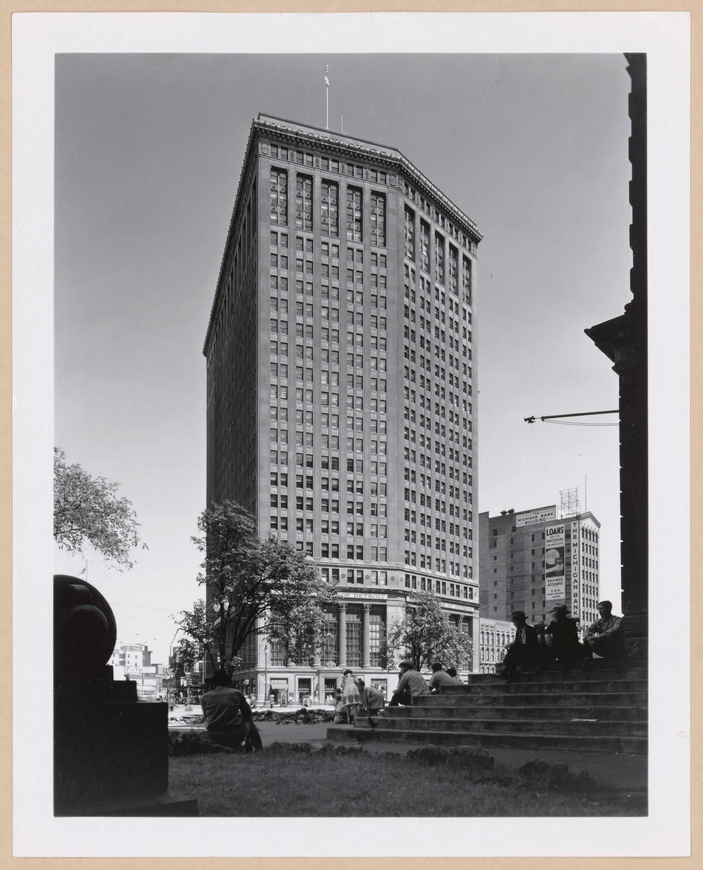 View of the principal and lateral façades of the National Bank of Detroit, Detroit, Michigan