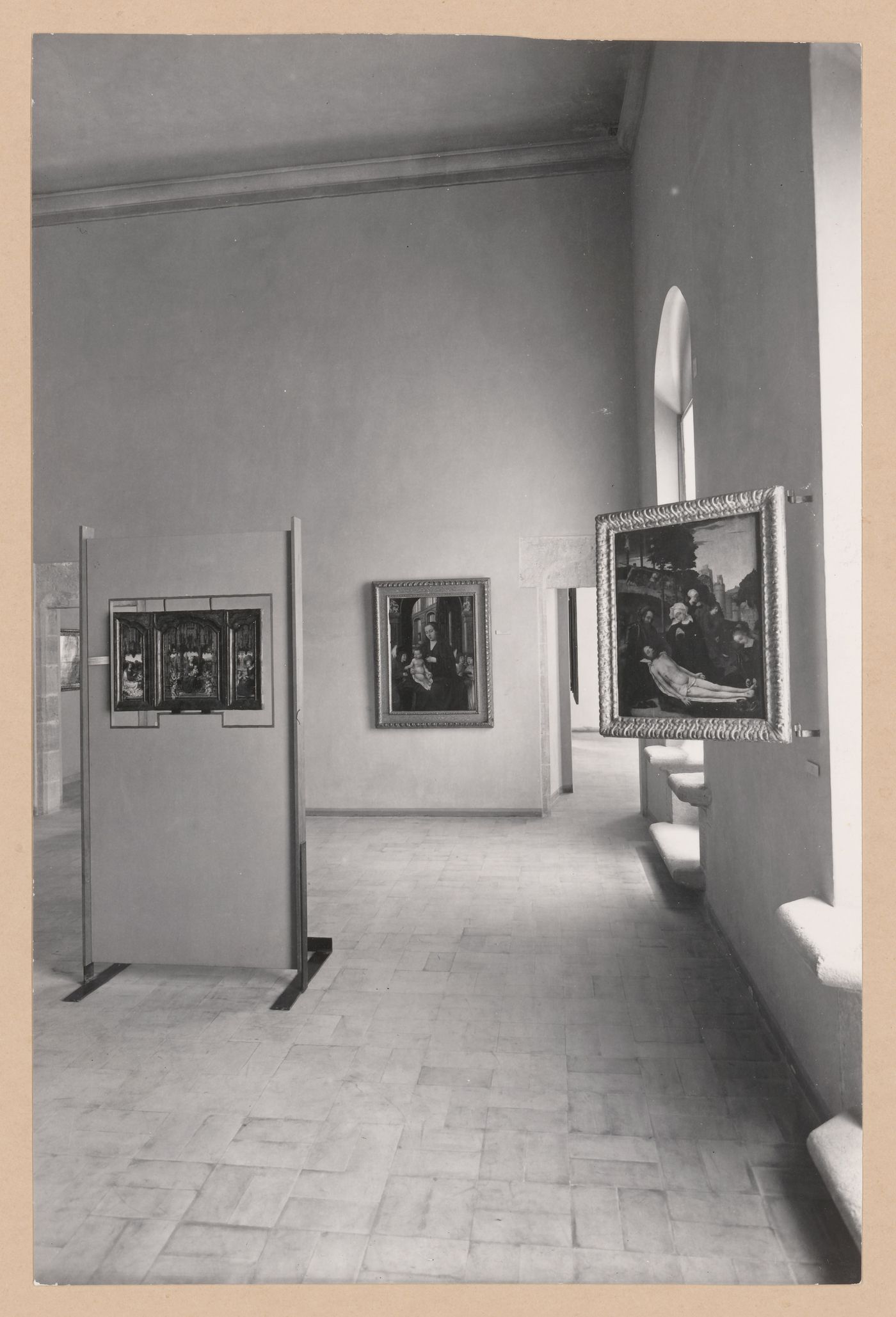 Interior view of the Sale die Fiamminghi showing paintings, Palazzo Abatellis, Galleria regionale della Sicilia, Palermo, Italy