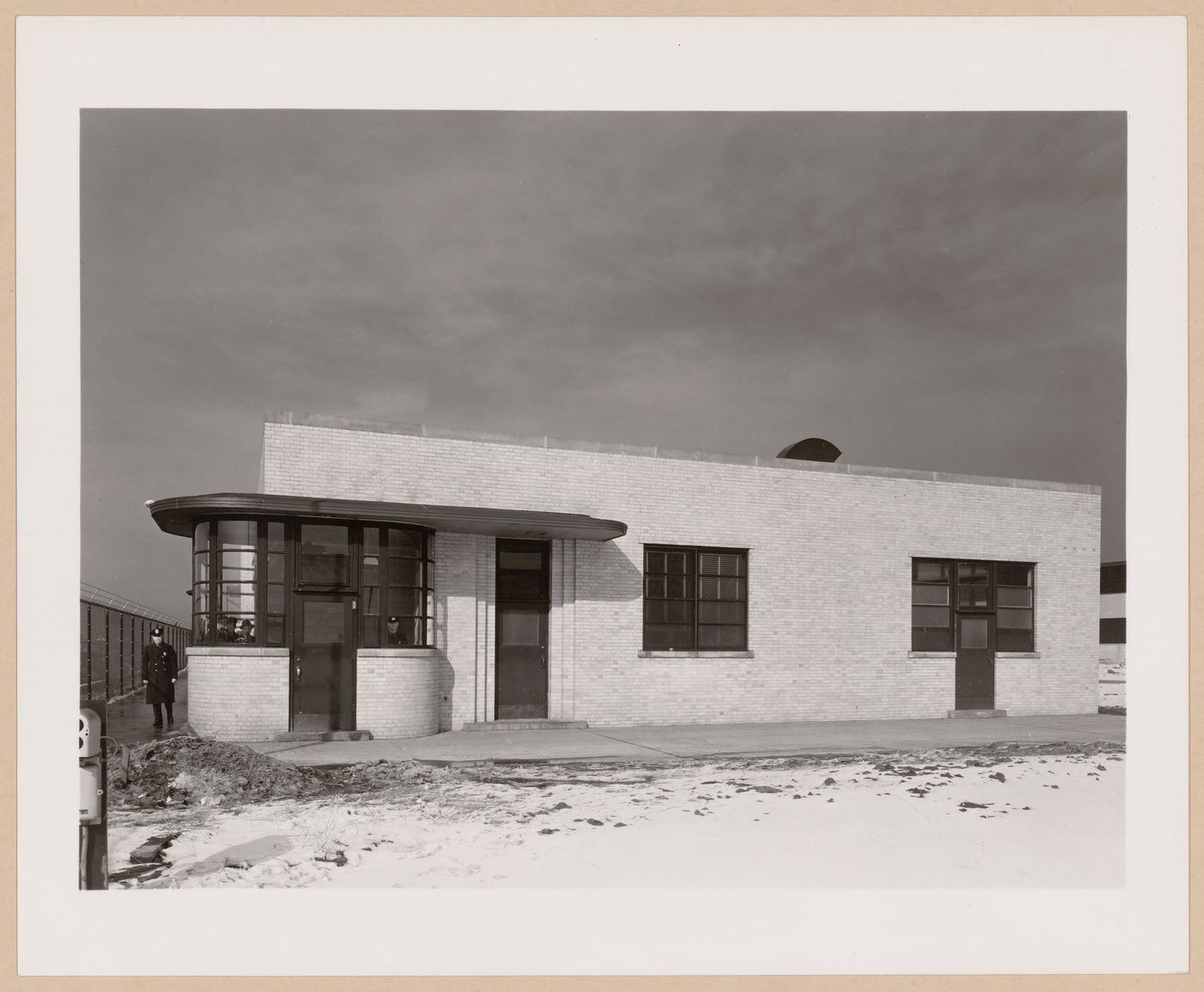 View of the principal façade of the Personnel Building, General Motors Corporation Buick division Airplane Engine Assembly Plant, Melrose Park, Illinois