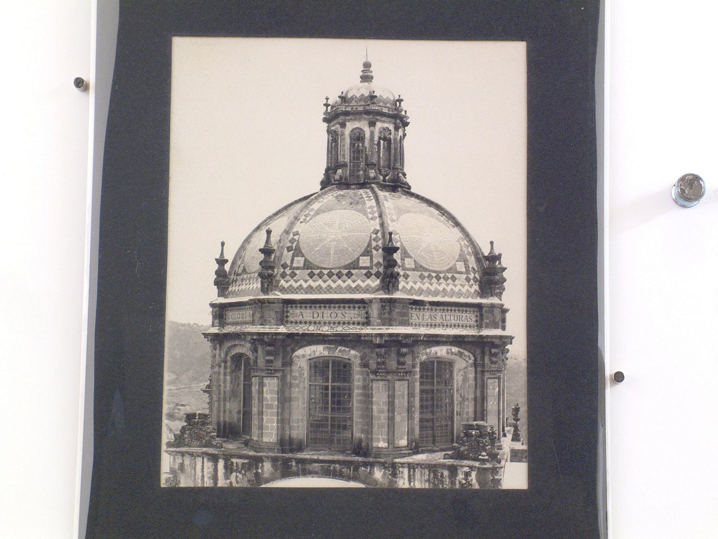 View of the dome of the Church of Santa Prisca with hills in the background, Taxco de Alarcón, Mexico