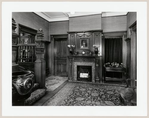 Interior view of the entrance hall of Slessor House, 1538 avenue Dr. Penfield, Montréal, Québec