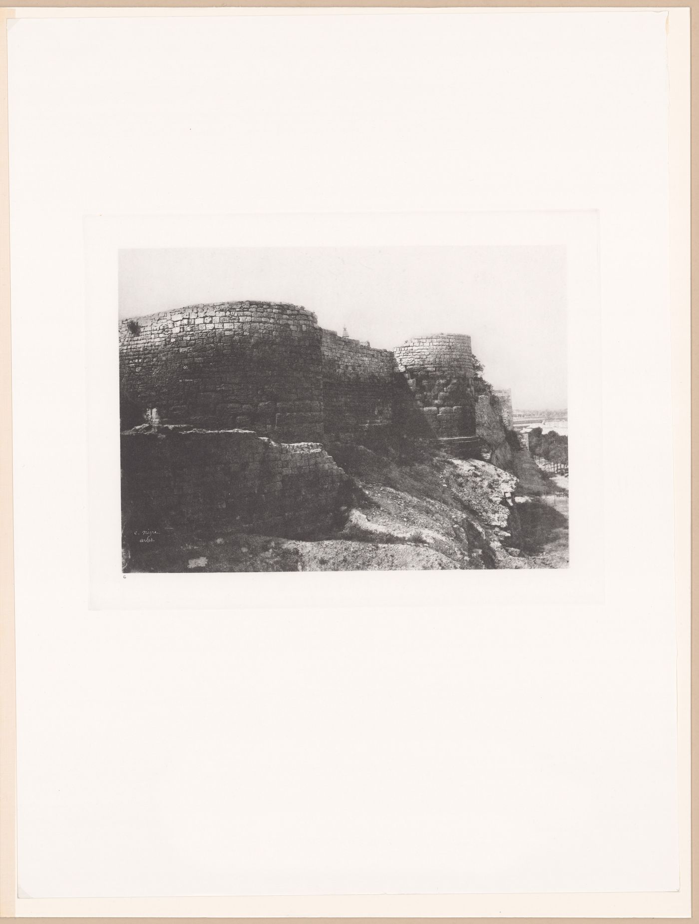 Arles: les remparts romains