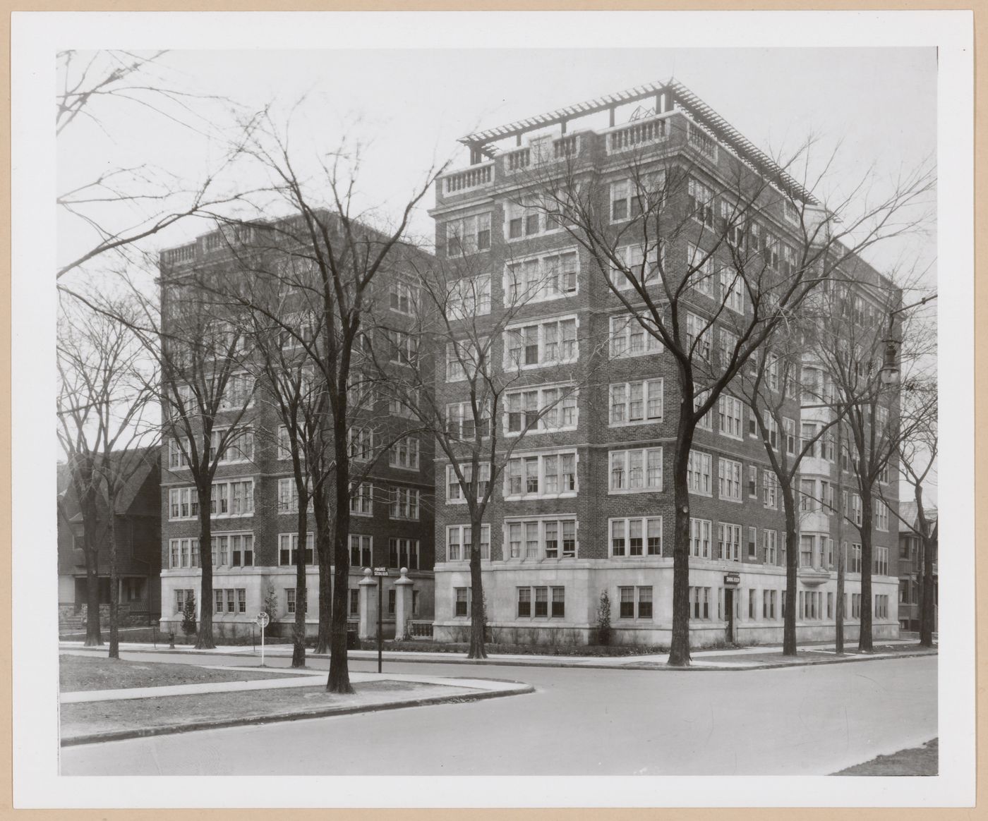 View of the principal and lateral façades of the Chatham apartment house, Detroit, Michigan