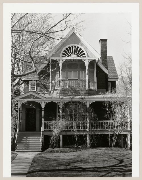 View of the principal façade of Maison James Phymister, 344 Metcalfe Avenue, Westmount, Québec