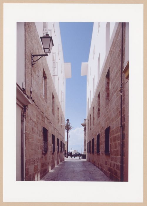 View between Block A and Block B of Habitações em Concepcion Arenal, Cadiz, Spain