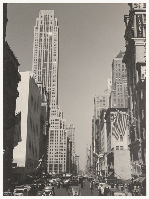 Aerial view of Manhattan showing skyscrapers, the Queensboro Bridge and the East River with Queens in the background, New York City, New York, United States