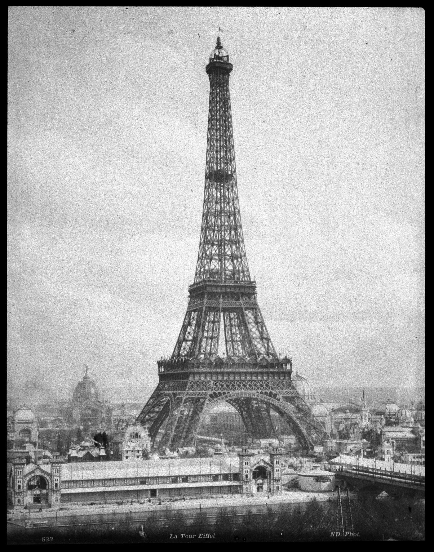 Plate from album ''La Tour Eiffel''