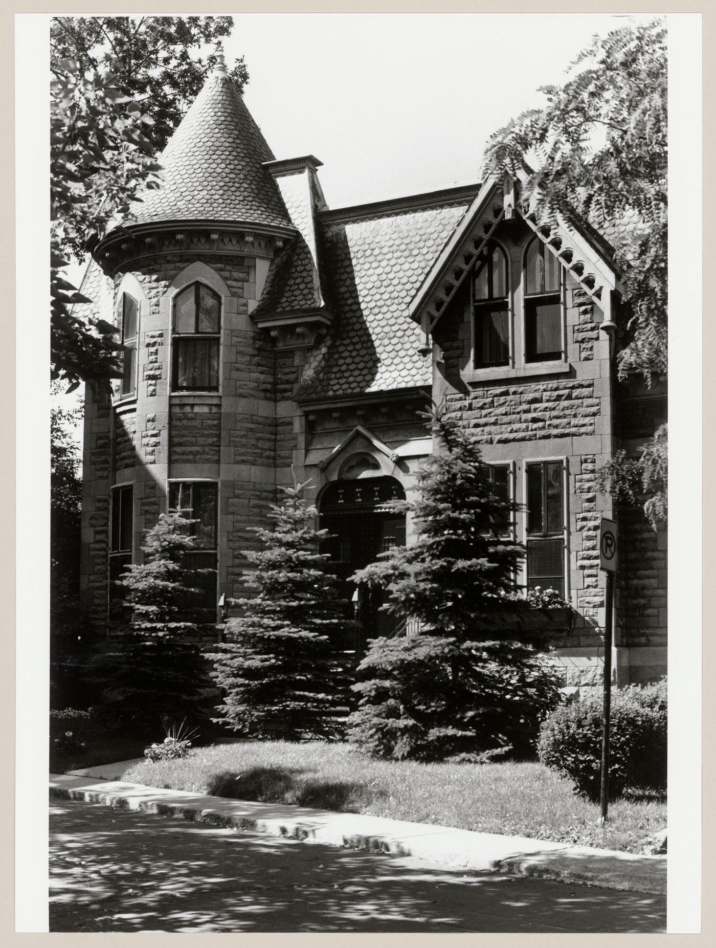 View of the principal façade of a house, 8 Weredale Park, Westmount, Québec