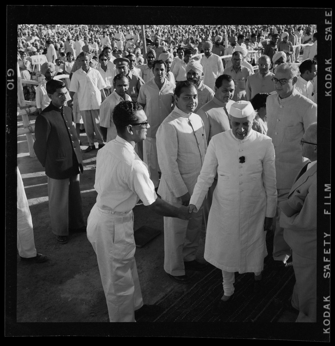 Jawaharlal Nehru meets architects working on the Capital Project