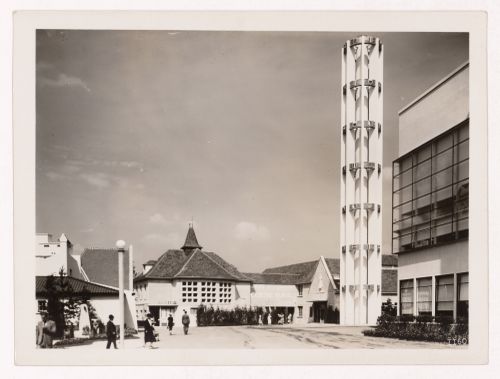 View of buildings and the Colonne des Nations beside the Palais de l'Artisanat, 1937 Exposition internationale, Paris, France