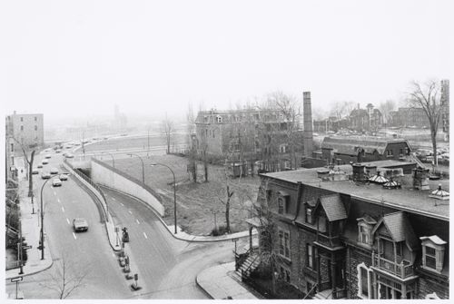View of rue Saint-Marc and rue Baile showing Shaughnessy House in the background, Montréal, Québec