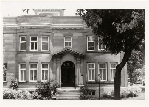 View of the principal façade of a house, 311 Kensington Avenue, Westmount, Québec