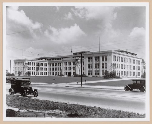 View of the principal and lateral façades of the Administration Building, Rouge River Plant, Ford Motor Company, Dearborn, Michigan