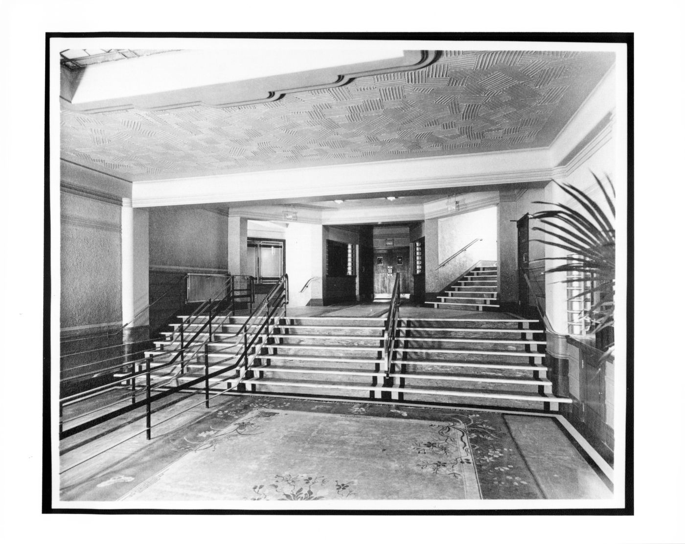 Langham Cinema, Pinner - entrance foyer