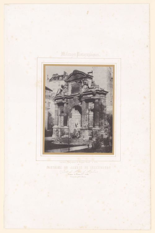 View of fountain, Jardin du Luxembourg, Paris, France