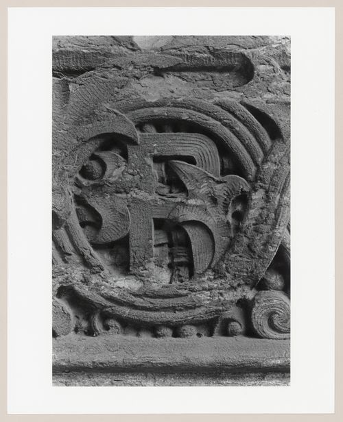 Close-up view of the "R" of the Canadian Pacific Railway monogram carved in stone at the main entrance Windsor Station, 1100 rue de la Gauchetière, Montréal, Québec