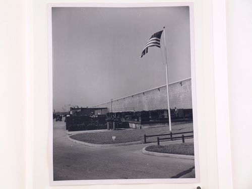 View of the lateral façade of Assembly Building No. 7 [?], Wright Aeronautical Corporation Airplane Engine Assembly Plant, Wood-Ridge, New Jersey