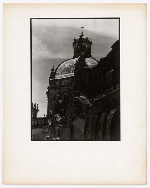 Partial view of Santa Prisca showing the dome and lantern, Taxco de Alarcón, Mexico