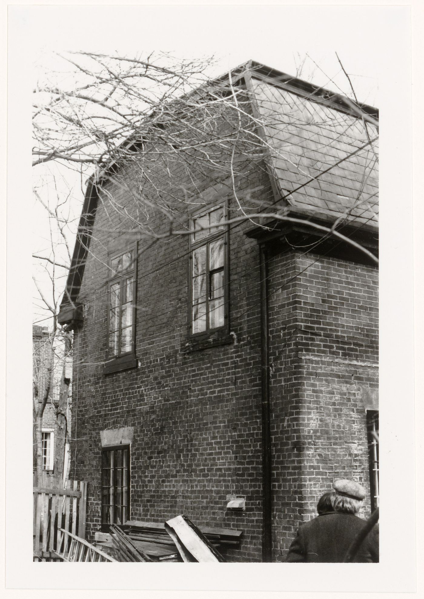 View of the lateral and rear façades of Maison Justine-Solomée-Hurtubise, 513-515 chemin de la Côte-Saint-Antoine, Westmount, Québec