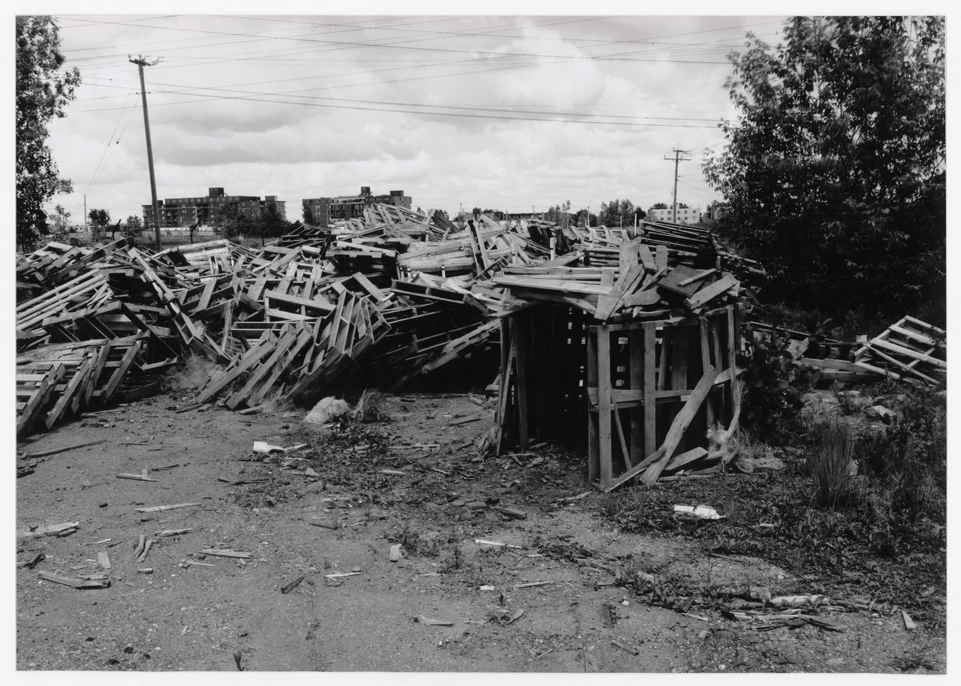 Field Work in Montreal: Des Grandes-Prairies Boulevard between Pascal-Gagnon Street and Langelier Boulevard, St-Léonard, Québec