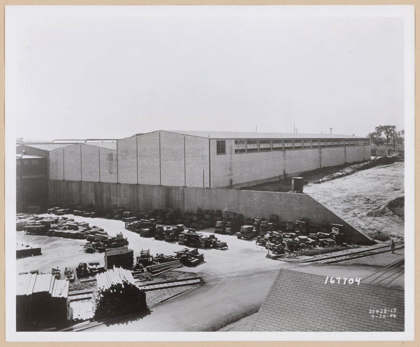 View of the lateral and rear façades of Warehouse No. 2, General Motors Corporation Truck and Coach division Pontiac Plant, Pontiac, Michigan