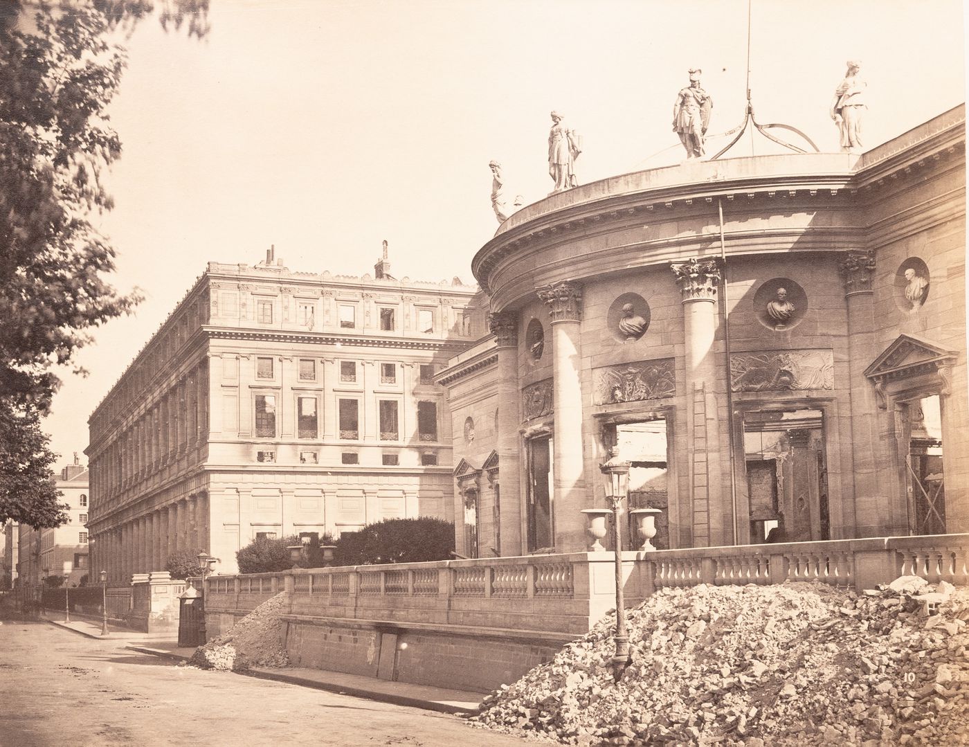 Plate from album ''Buildings, parks and streets of Paris, Versailles and environs, France''