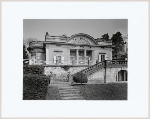 Vue de la façade sud et de l'escalier du jardin, Château de la Poya, Fribourg, Suisse