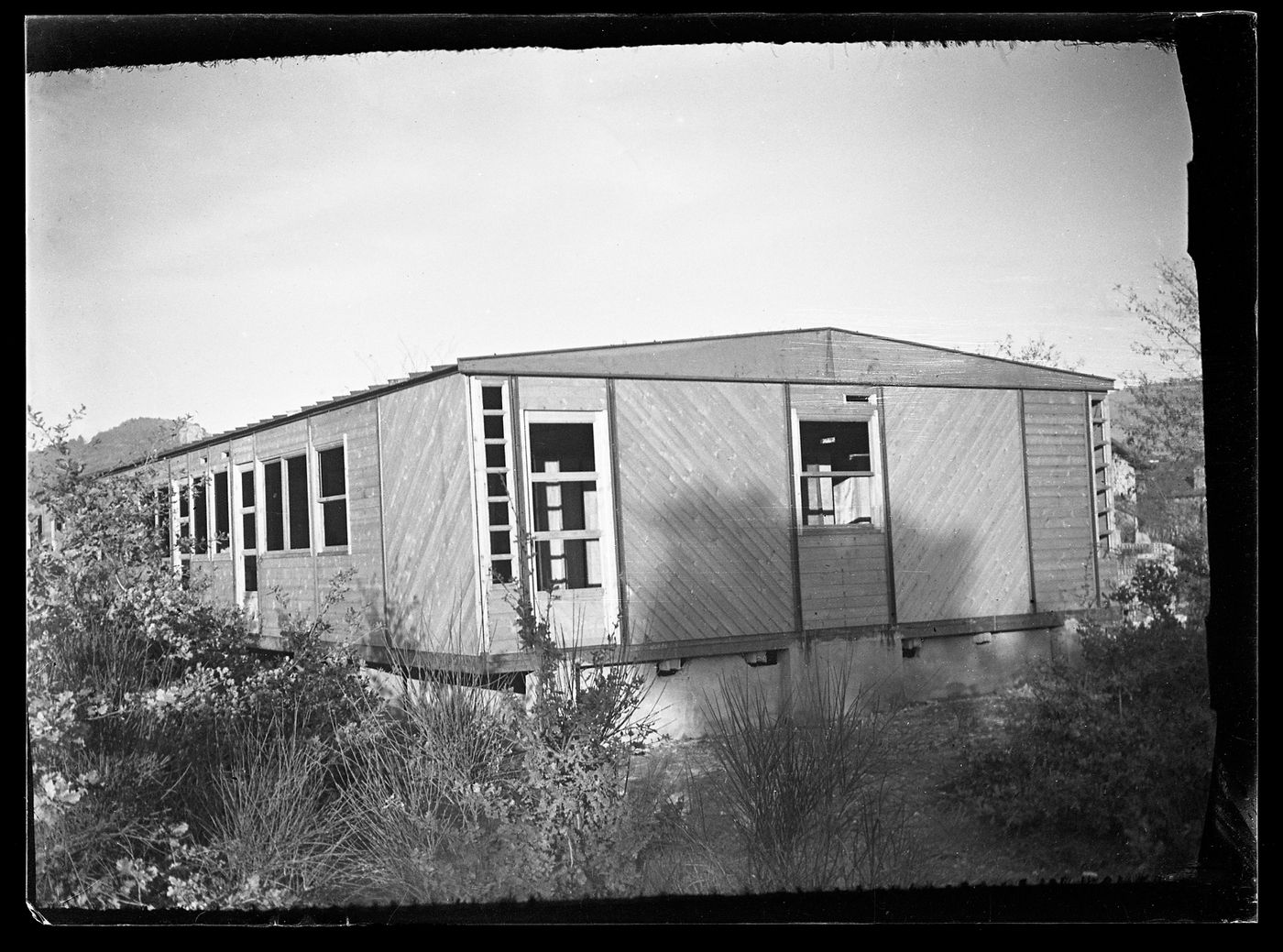 Construction of the Maisons Bureau Central de Constructions designed by Pierre Jeanneret in Saint-Auban, France