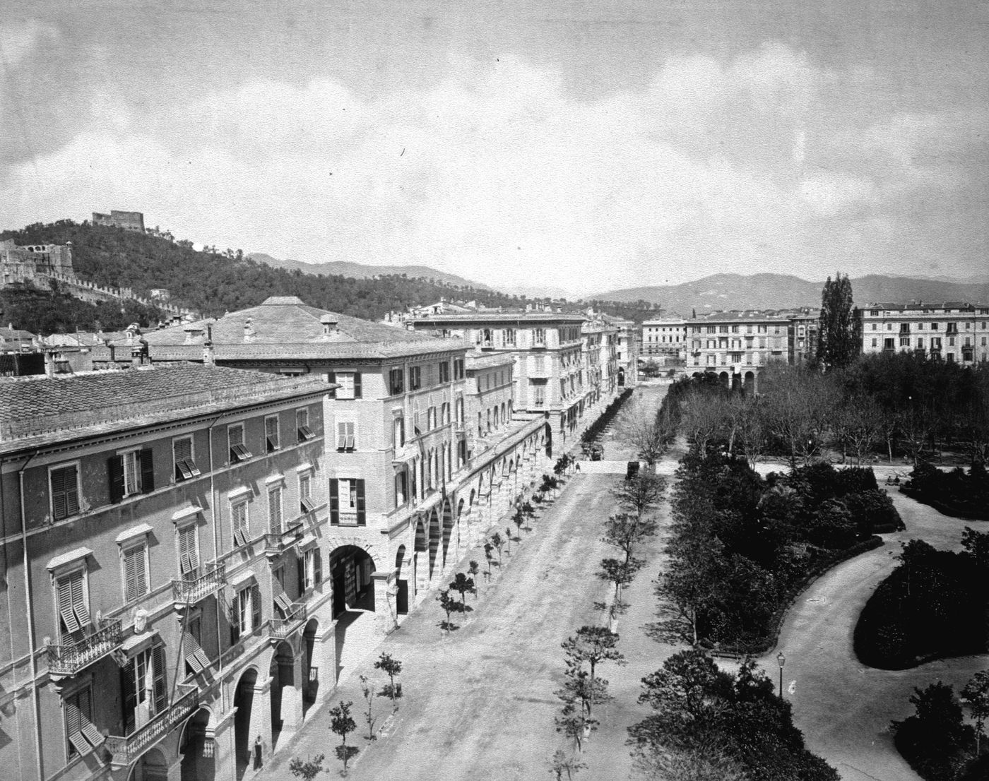 Plate from album ''Views of Italy, Monaco, Algers, Lisbonne, Gibraltar and Montserrat by various photographers''