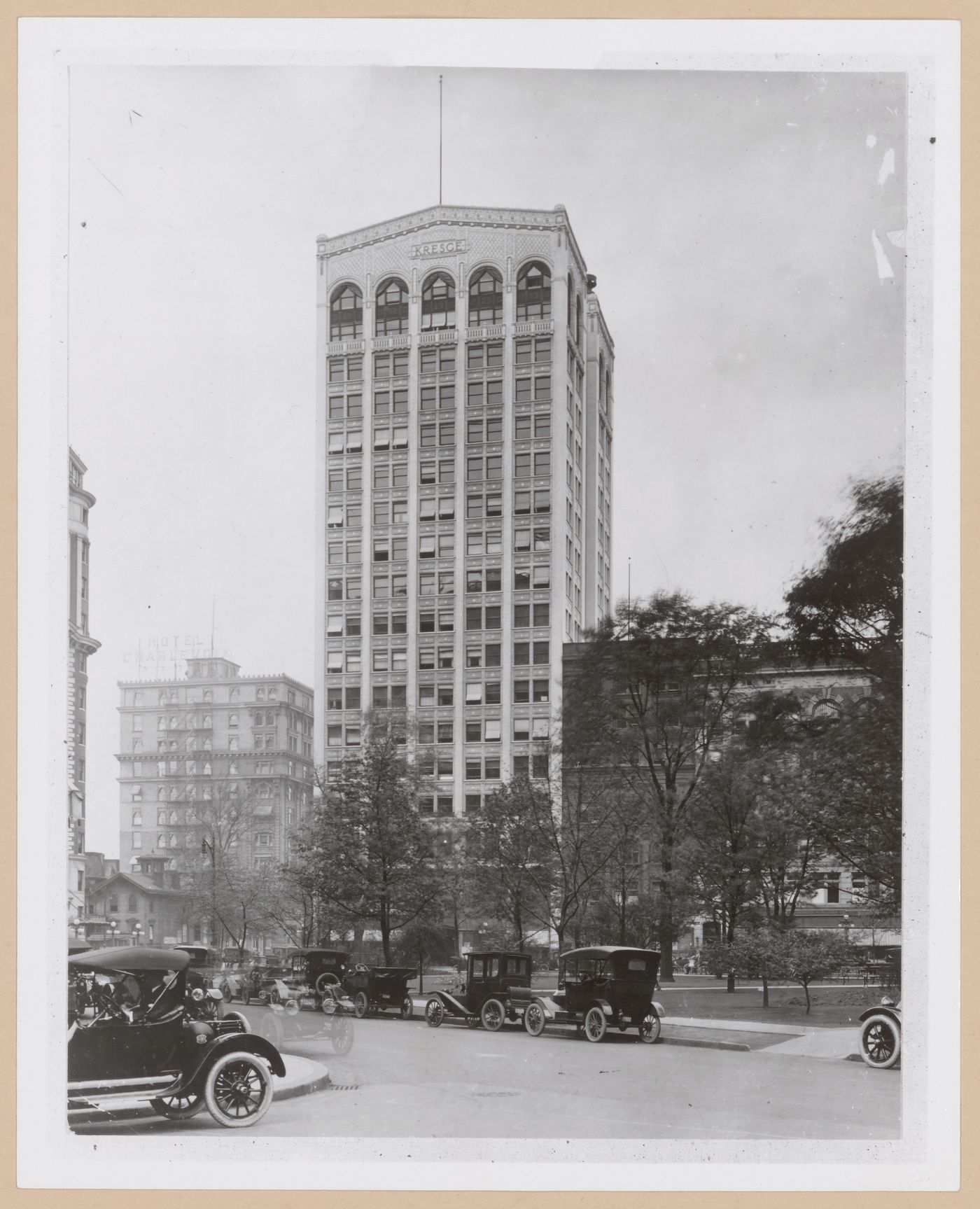 View of the principal façade of the S.S. Kresge Office Building (now the Kales Building), Grand Circus Park, Detroit, Michigan