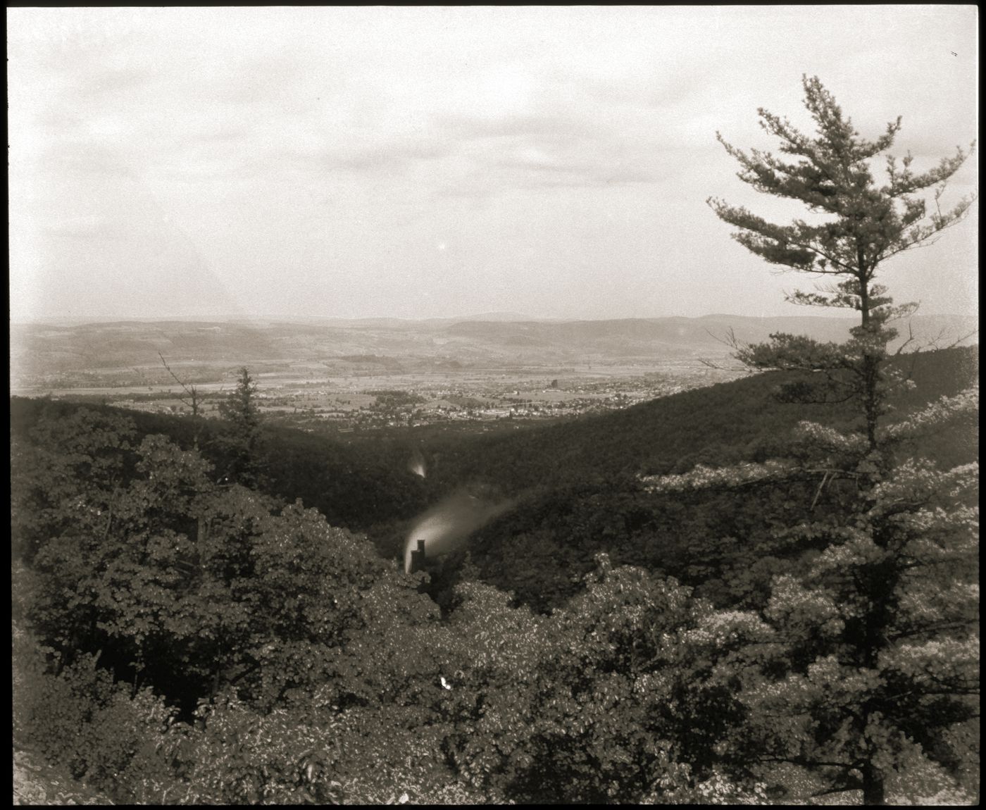 Wilkesbarre, from Point Lookout. Lehigh Valley Railroad