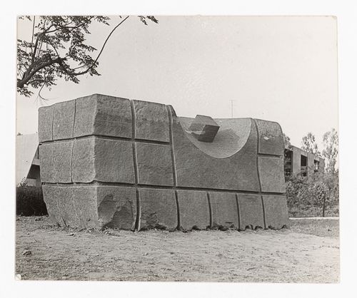 Photograph of unidentified sculpture