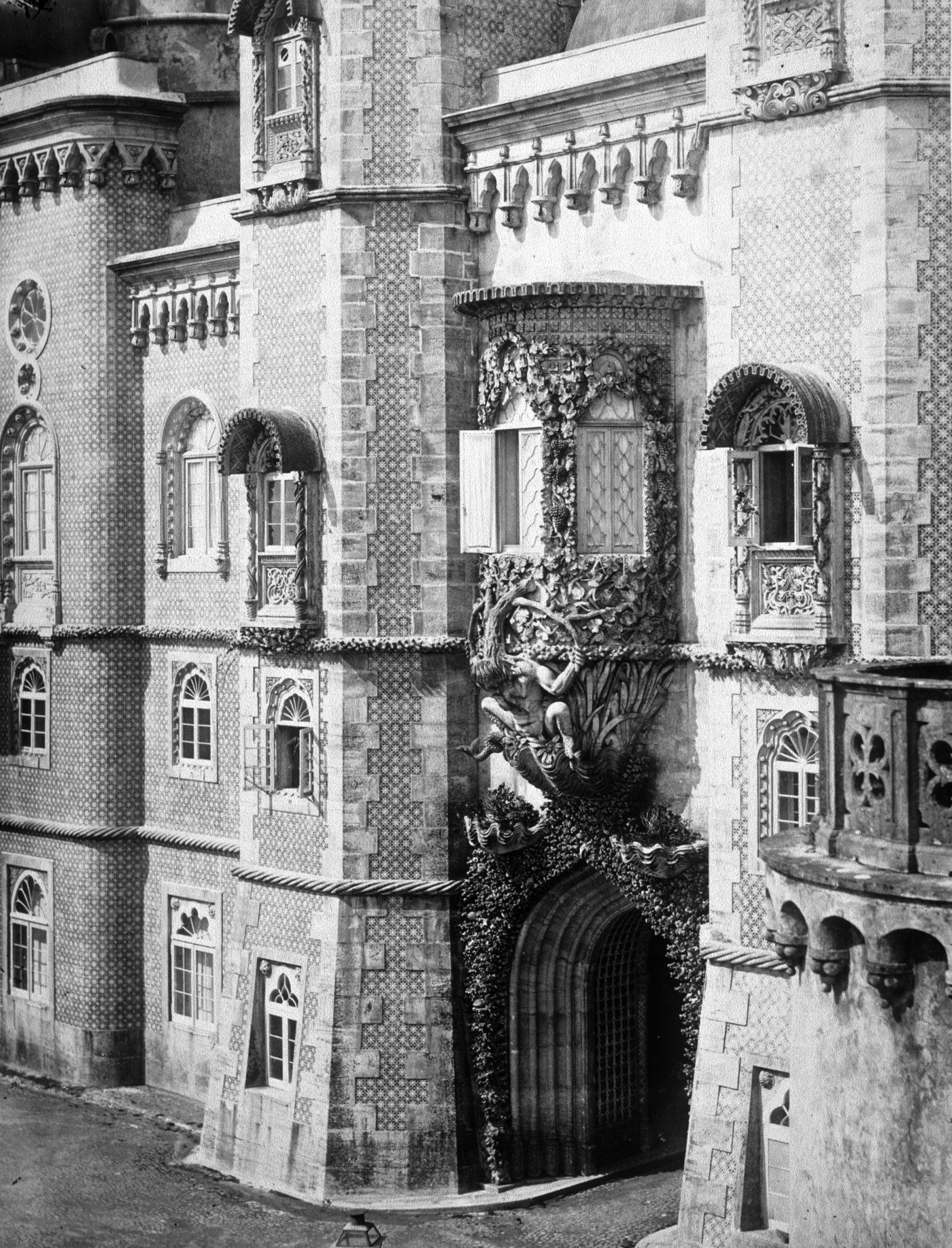 Plate from album ''Views of Italy, Monaco, Algers, Lisbonne, Gibraltar and Montserrat by various photographers''