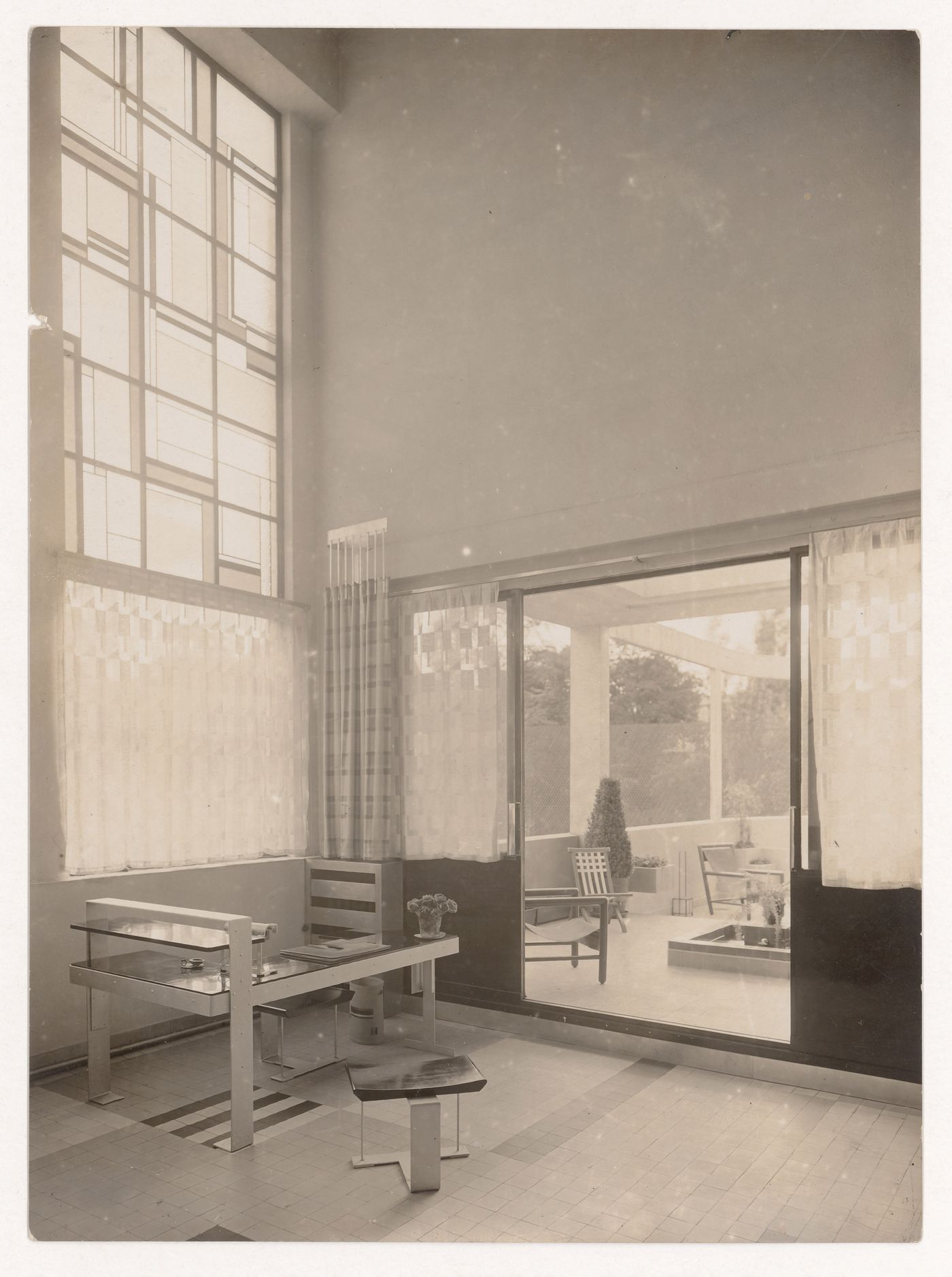 Interior view of a desk in the Mallet-Stevens hôtel particulier, showing opening to terrace, Mallet-Stevens road in the 16th arrondissement, Paris, France