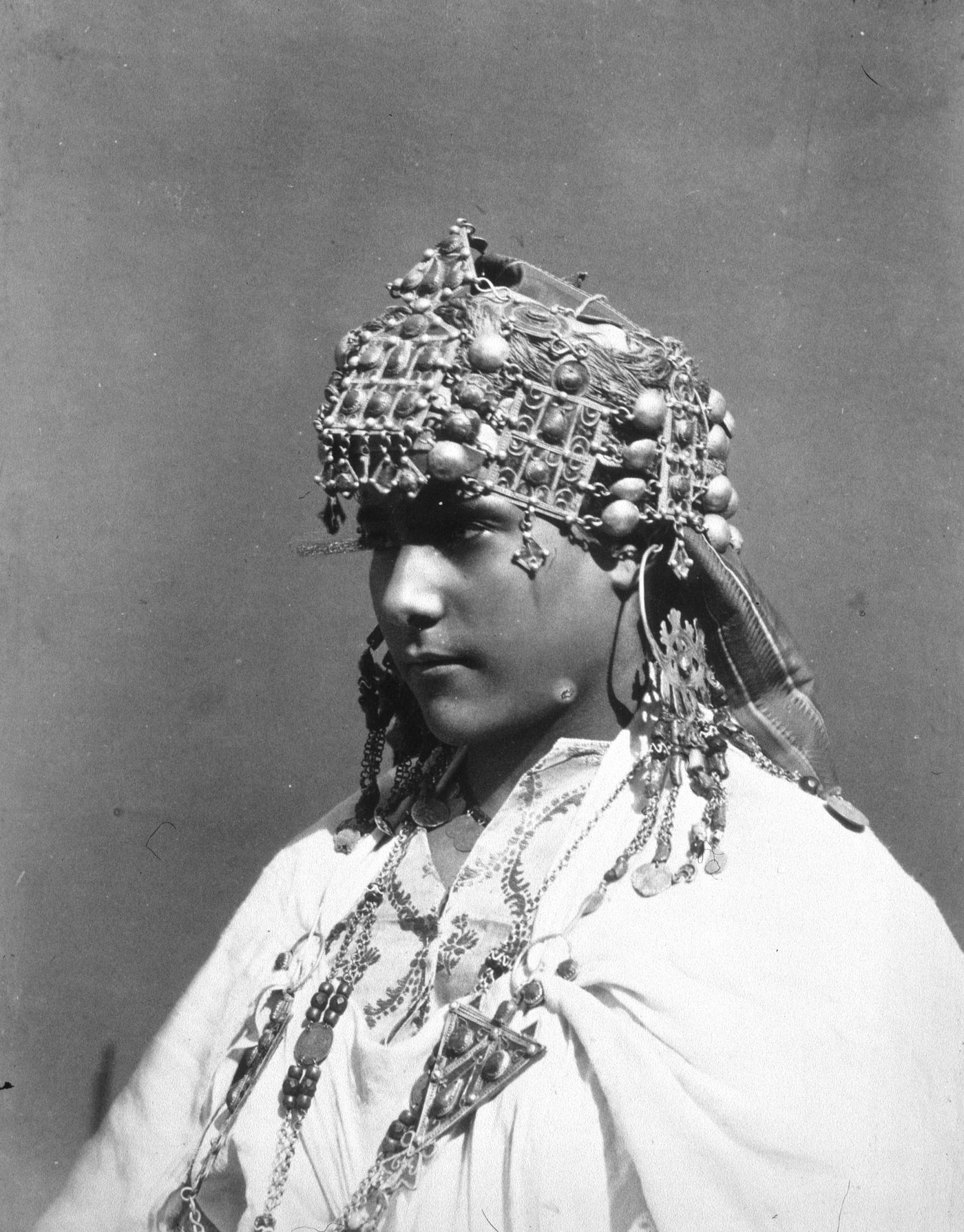 Plate from album ''Views of Italy, Monaco, Algers, Lisbonne, Gibraltar and Montserrat by various photographers''