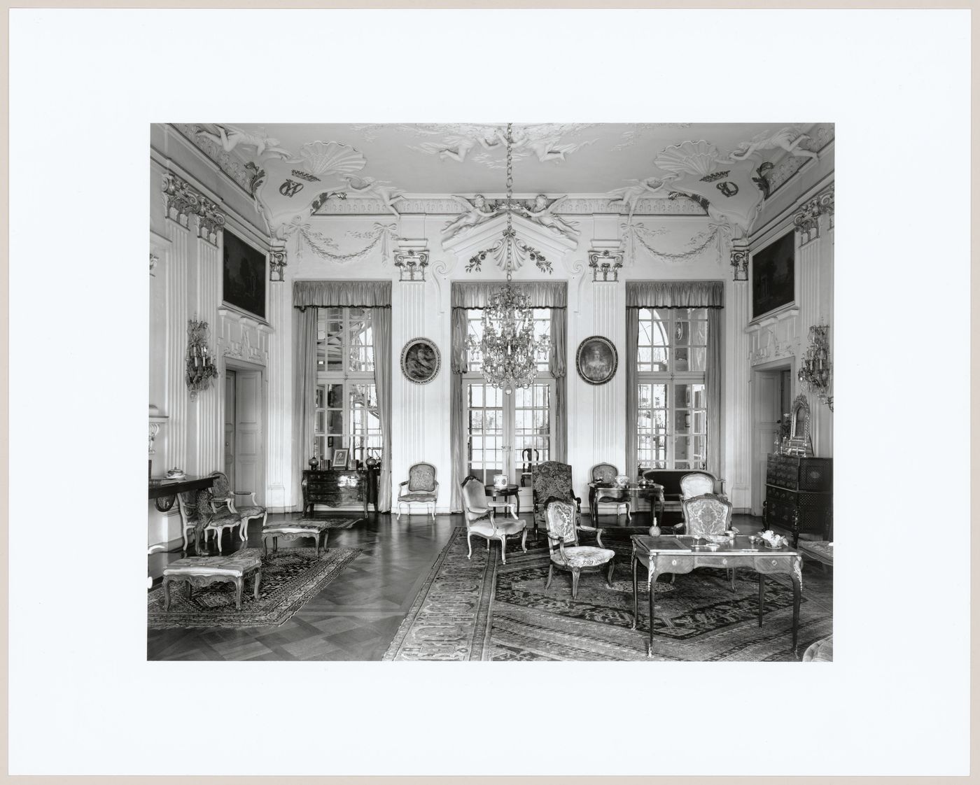 Vue du grand salon du Château de la Poya, Fribourg, Suisse