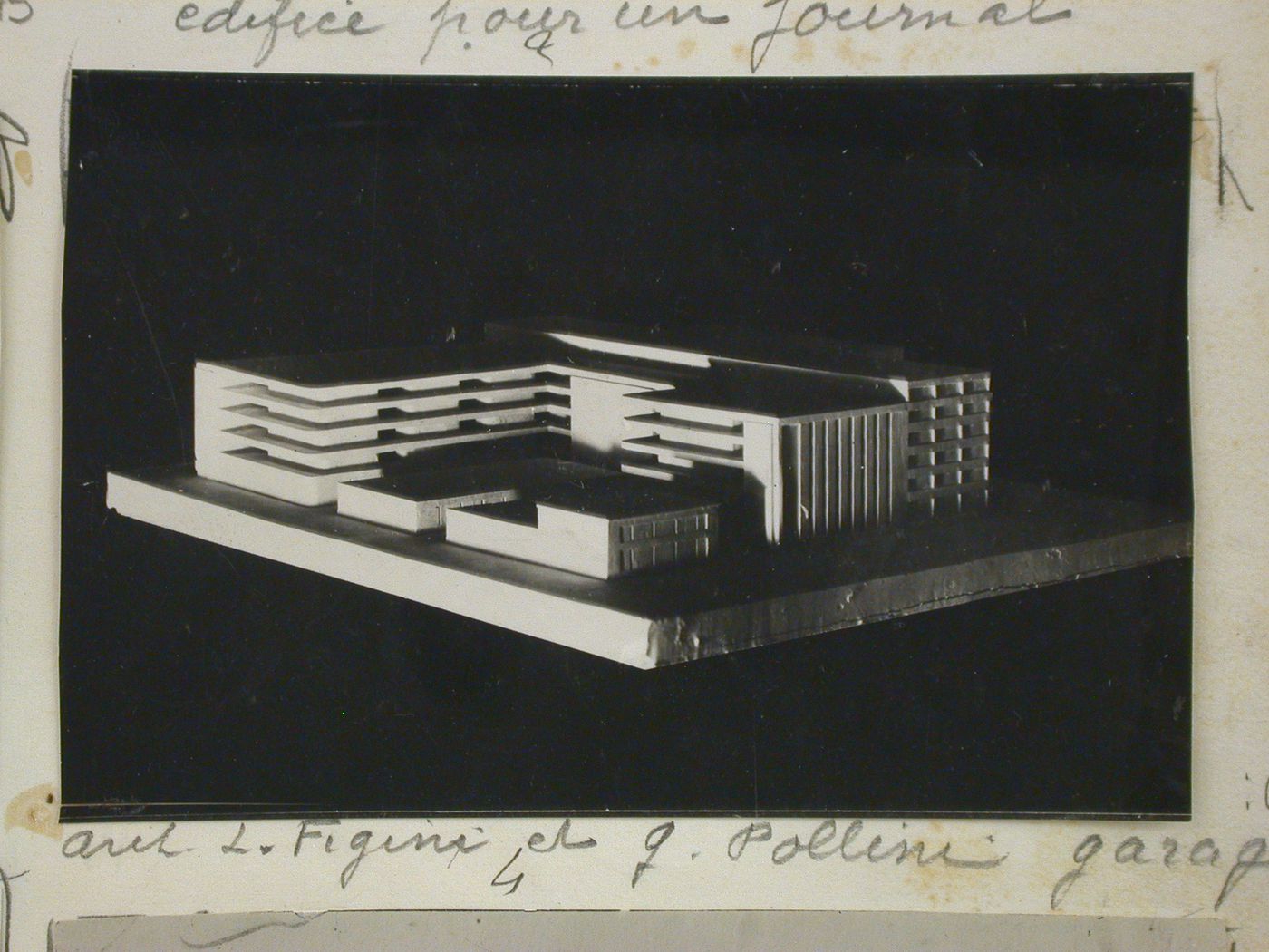 Garage. Arch L. Figini et G. Pollini