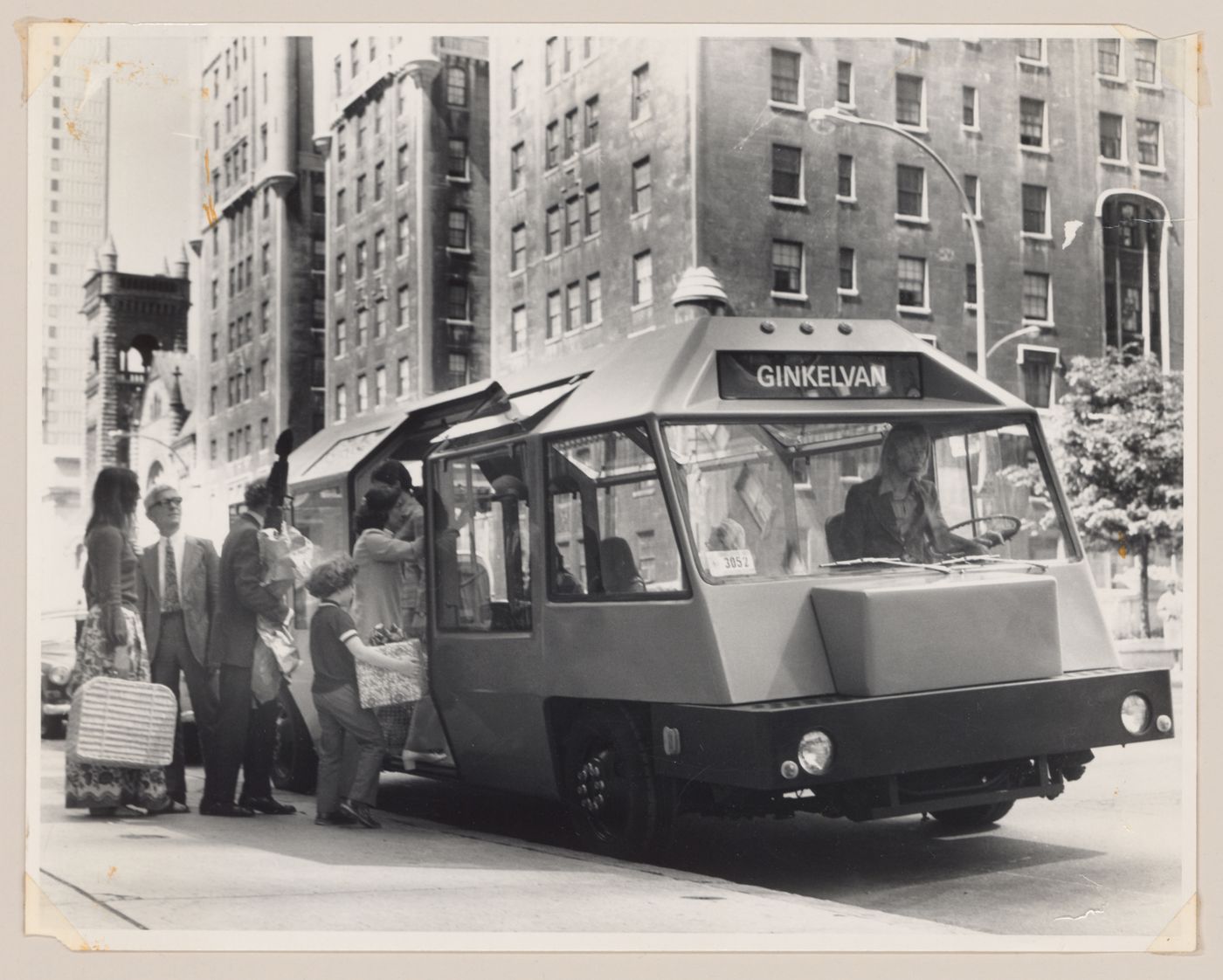 View of the Ginkelvan prototype and passengers