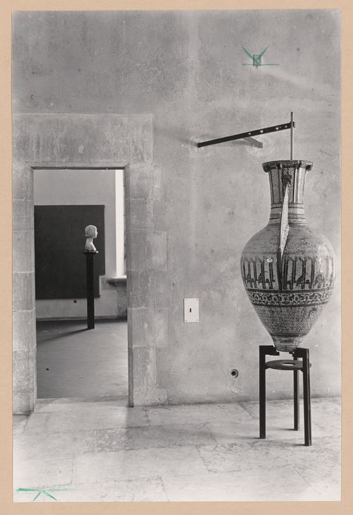 Interior view of the Portico con vaso di Malaga showing a vase with the Sala di F. Laurana in the left background, Palazzo Abatellis, Galleria regionale della Sicilia, Palermo, Italy