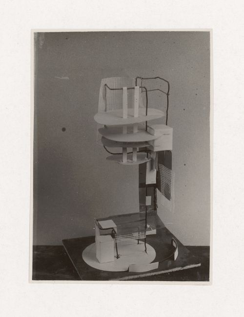 Photograph of a student model on the topic "Constructing a Voluminous Composition Based on Correlation of Mass and Support" for the "Space" course at the Vkhutemas (Higher State Artistic Technical Studios), Moscow