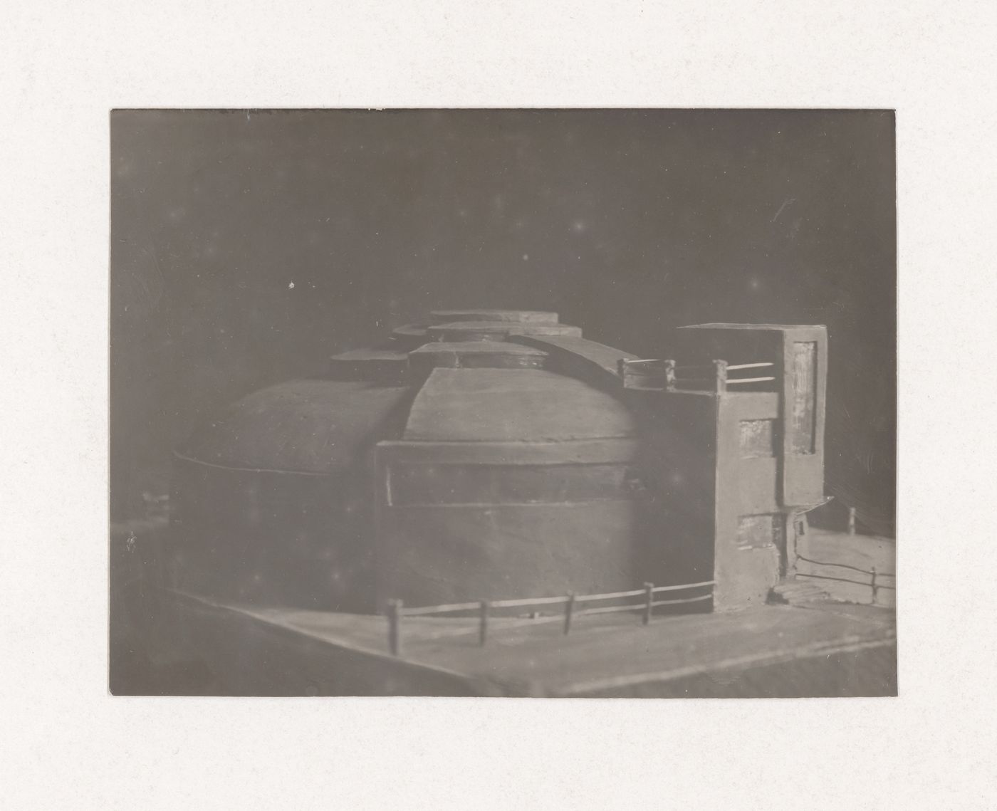 Photograph of a student model by L. Grinshpun on the topic "Exercise on Finding the Expressiveness of Volume. Riding School" for the "Space" course at the Vkhutein (Moscow Higher Technical Institute), Moscow