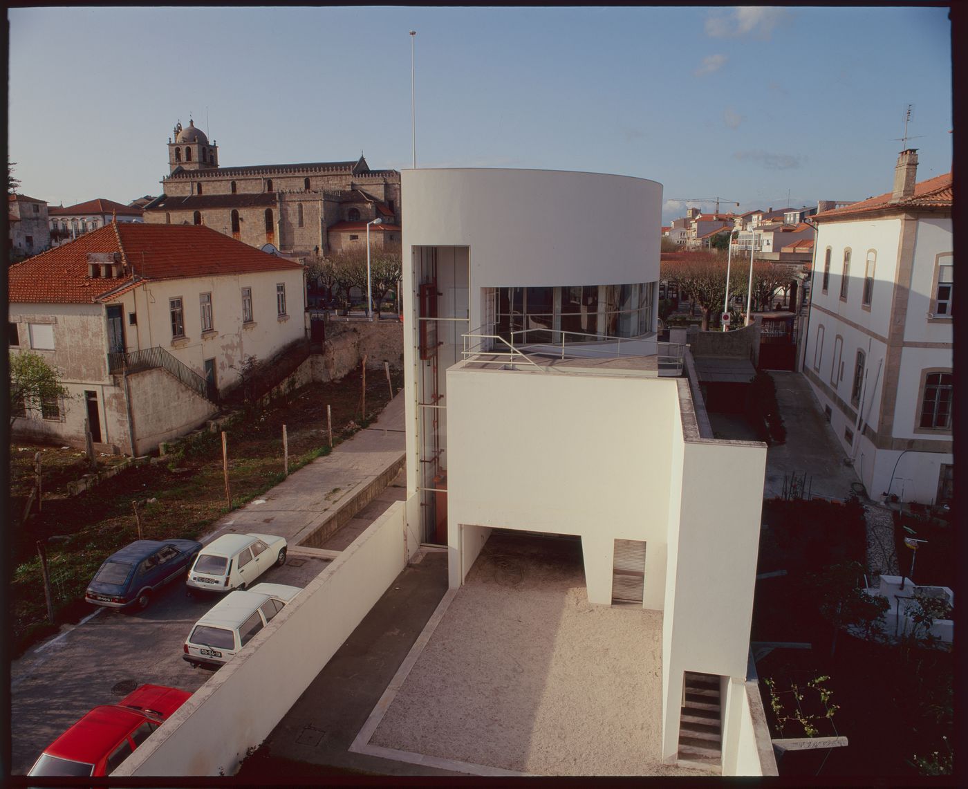 Rear view of Banco Borges & Irmão II [Borges & Irmão bank II], Vila do Conde, Portugal