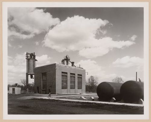 View of the principal and lateral façades of the Boiler House, General Motors Corporation Saginaw Malleable Iron division Assembly [?] Plant, Danville, Illinois