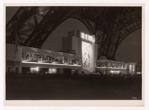 Night view of the Pavillon de Photo, Cine, Phono with the Tour Eiffel in the background, 1937 Exposition internationale, Paris, France