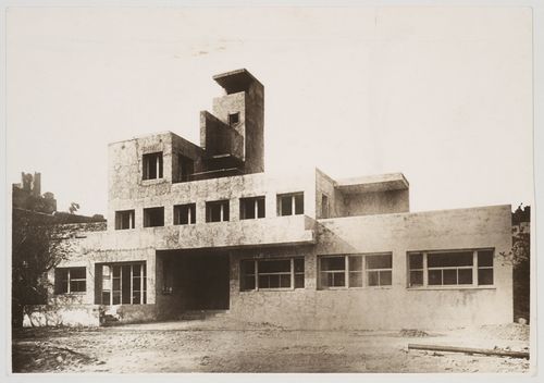 Main façade, Vicomte de Noailles Villa under construction, Hyères, France