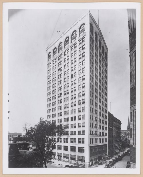 View of the principal and lateral façades of the S.S. Kresge Building (now the Kales Building), Grand Circus Park, Detroit,  Michigan